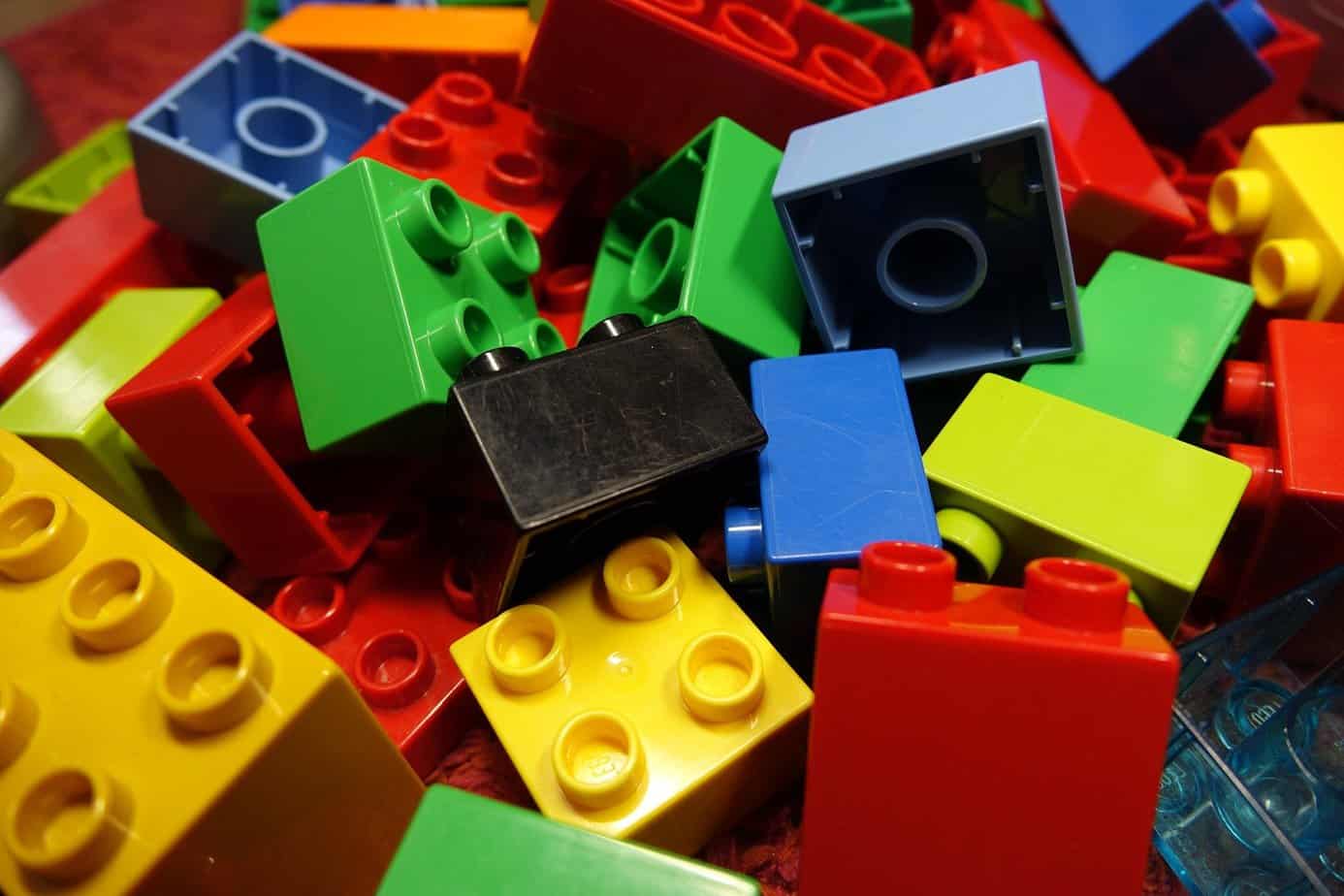 Is LEGO better than Mega Bloks?