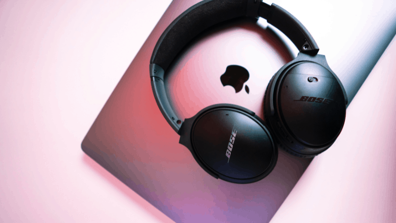 bose headphones and mac laptop