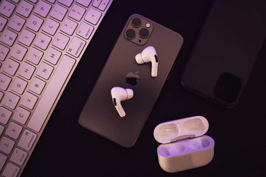Why Does Your Right AirPods Die Faster Than the Left?