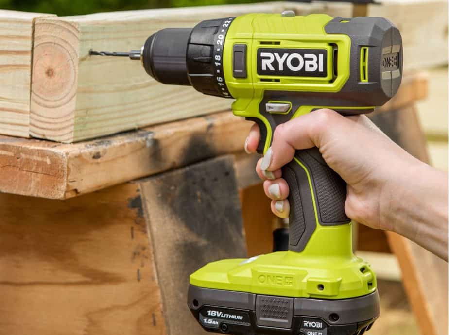 How to Get Ryobi Battery Off Charger - DBLDKR