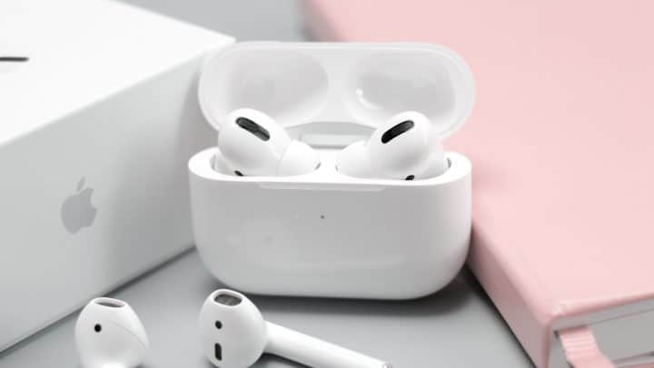 Airpods Won’t Connect to Zoom? 4 Causes and Fixes