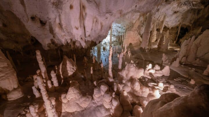 Can You Explore Jewel Cave On Your Own