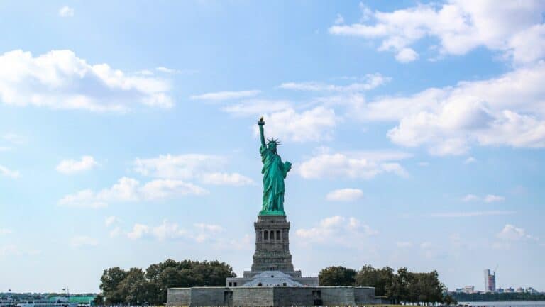 visit the statue of liberty from new jersey